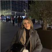 Me defino una persona trabajadora y seria, con ganas de enseñar y de ver un proceso en el niño/a. Me gustaría dar clase a niños/as de primaria, ayudarles y darles apoyo sobre cualquier asignatura y ver un progreso positivo en ellos.